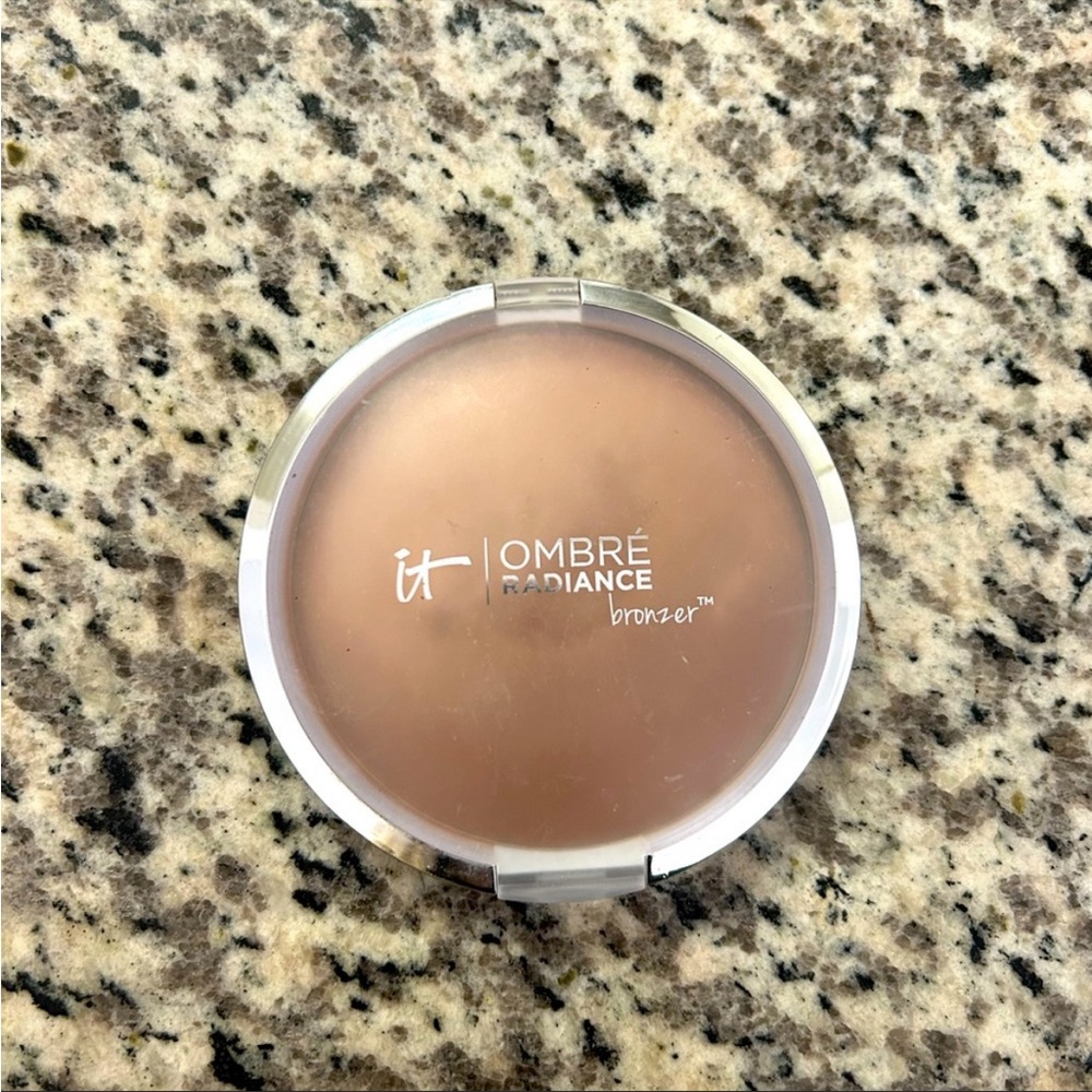 COPY - IT Cosmetics Ombrè Radiance Bronzer